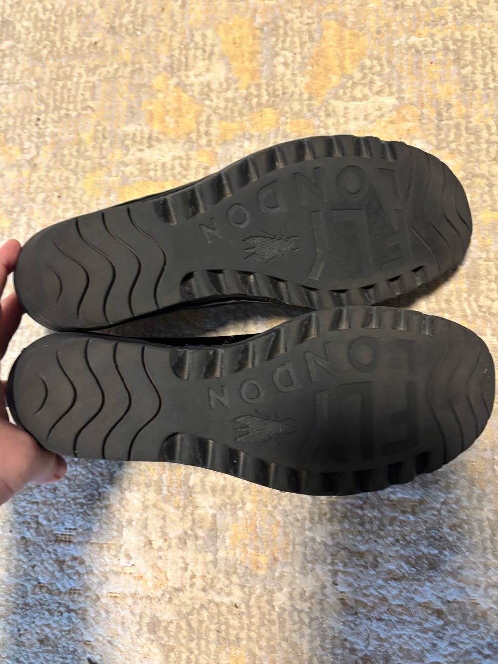 Fly London Black Leather and Patent Leather size 40 - Picture 4 of 6